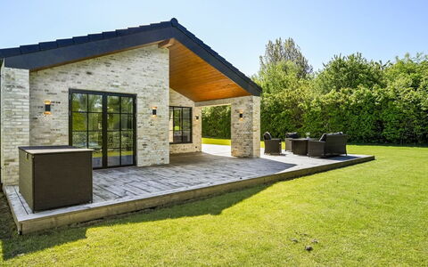 Tähti - 425M from the Sea: Dach, Haus, Wohngebiet, Zuhause, Estate, Hütte, Design