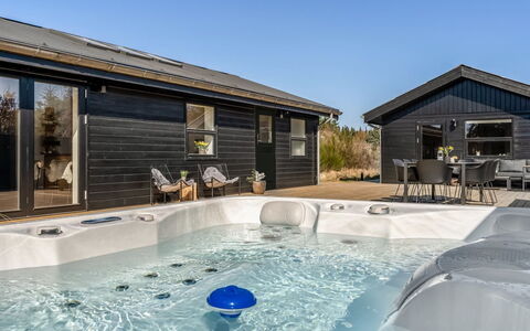 Heidl - 2Km from the Sea: Holz, Zuhause, Veranda, Deck, Hartholz, Dach, Holzbeize, Holzboden, Eco Hotel