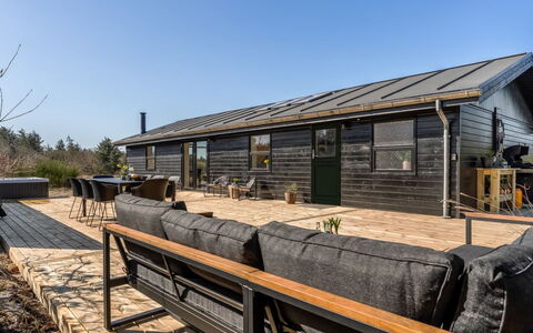 Heidl - 2Km from the Sea: Holz, Zuhause, Veranda, Deck, Hartholz, Dach, Holzbeize, Holzboden, Eco Hotel
