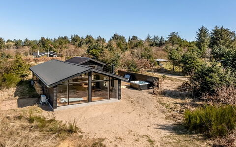 Heidl - 2Km from the Sea: Holz, Zuhause, Veranda, Deck, Hartholz, Dach, Holzbeize, Holzboden, Eco Hotel
