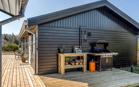 Heidl - 2Km from the Sea: Holz, Zuhause, Veranda, Deck, Hartholz, Dach, Holzbeize, Holzboden, Eco Hotel