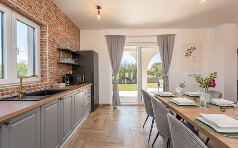 Olivarum: Möbel, Interior Design, Flooring, Küche, Holz, Decke, Fussboden, Countertop, Küche & Esszimmer Tisch, Zuhause
