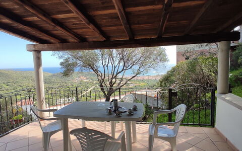 Belvedere Apartment Ac, Budoni: Möbel, Tabelle, Stuhl, Gartenmöbel, Küche & Esszimmer Tisch, Fussboden, Tisch Im Freien, Veranda, Balkon, Holzbeize