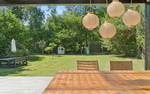 Tatyana - 1.6Km from the Sea: Estate, Schatten, Auffahrt, Bauernhaus