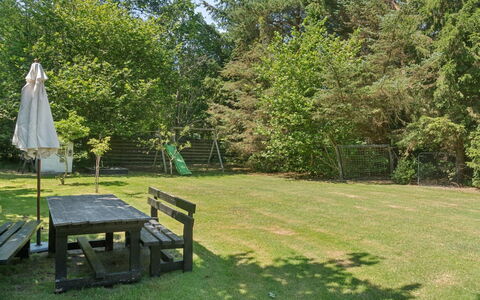 Tatyana - 1.6Km from the Sea: Estate, Schatten, Auffahrt, Bauernhaus