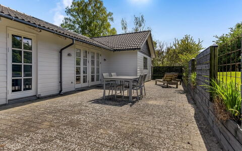 Prohor - 150M from the Sea: Estate, Schatten, Auffahrt, Bauernhaus