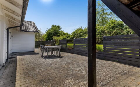 Prohor - 150M from the Sea: Estate, Schatten, Auffahrt, Bauernhaus
