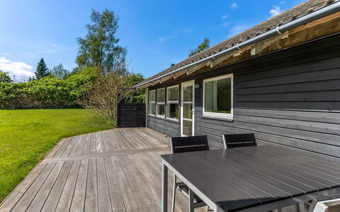 Prohor - 150M from the Sea: Estate, Schatten, Auffahrt, Bauernhaus