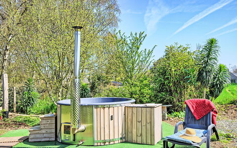 Les Châtaigners: Schwimmbad, Verbundwerkstoff, Wohnung, Eigentumswohnung, Villa, Landscaping, Resort, Hotel, Balkon, Eco Hotel
