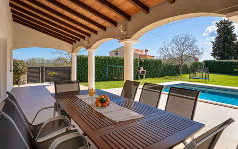 Kikaana: Schwimmbad, Verbundwerkstoff, Wohnung, Eigentumswohnung, Villa, Landscaping, Resort, Hotel, Balkon, Eco Hotel