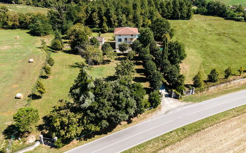 Villa Amelia: Baum, Natürlichen Umgebung, Landschaft, Wohngebiet, Haus, Zuhause, Einfach, Ländliches Gebiet, Grundstueck, Estate