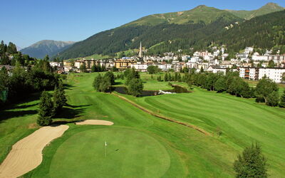 Davos 690: Bergforms, Hochland, Berg, Hügel, Landschaft, Bergstation, Gebirge, Senke, Alpen, Grat
