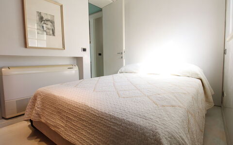 Villino Sonia: Bett, Schlafzimmer, Interior Design, Bedding, Wand, Bettdecke, Fussboden, Flooring, Holz, Möbel