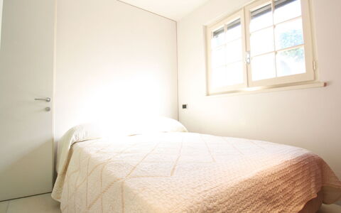 Villino Sonia: Bett, Schlafzimmer, Interior Design, Wand, Fussboden, Flooring, Holz, Bettdecke, Bedding, Decke