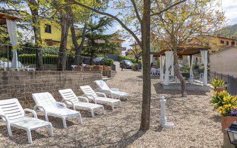 Agriturismo Casa Da Pietro: Gartenmöbel, Schatten, Balkon, Garten, Zaun, Stuhl, Zimmerpflanze, Blumentopf, Hof, Home Fechten