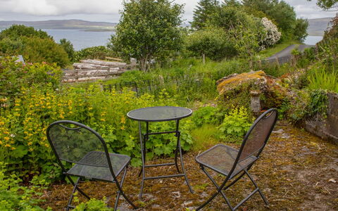 Galtrigill: Wohngebiet, Strauch, Dach, Zuhause, Hütte, Auffahrt, Estate, Abstellgleis, Landscaping, Garten