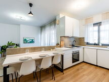 Seaview, Modern Apartment