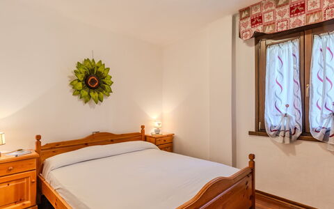 La Meridiana: Möbel, Bett, Interior Design, Schlafzimmer, Holz, Bettdecke, Fussboden, Bedding, Decke, Flooring