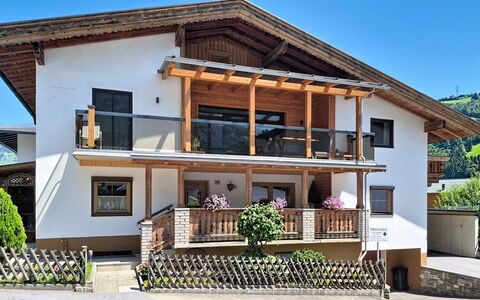 Manuel: Haus, Zuhause, Tür, Balkon, Veranda, Hütte, Holz, Villa, Zimmerpflanze, Treppe