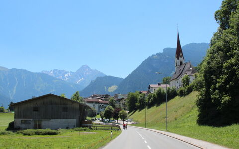 Manuel: Bergforms, Berg, Hügel, Gebirge, Hochland, Haus, Bergstation, Wolke, Landschaft, Ländliches Gebiet
