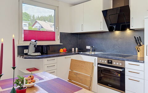 Blackforest Birdnest: Küche, Küchengerät, Countertop, Möbel, Flooring, Interior Design, Holz, Major Appliance, Cabinetry, Zuhause