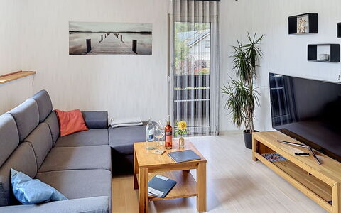 Blackforest Birdnest: Möbel, Interior Design, Flooring, Couch, Fussboden, Holz, Wohnzimmer, Zimmer, Zuhause, Beleuchtung