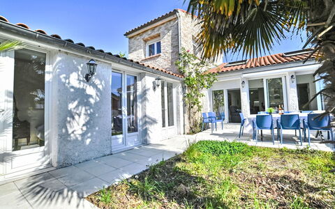 La Miscandière: Gebirge, Küste, Balkon, Eco Hotel, Resort, Ferienort, Hotel, Grat, Klang