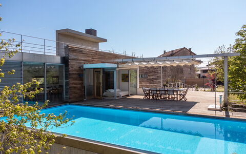 Stordita: Schwimmbad, Verbundwerkstoff, Resort, Gartenmöbel, Schatten, Eco Hotel, Freizeit, Deck, Estate, Villa