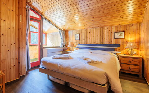 Boiserie: Holz, Zuhause, Schlafzimmer, Bett, Hütte, Decke, Blockhaus, Bettdecke, Bedding, Bettrahmen