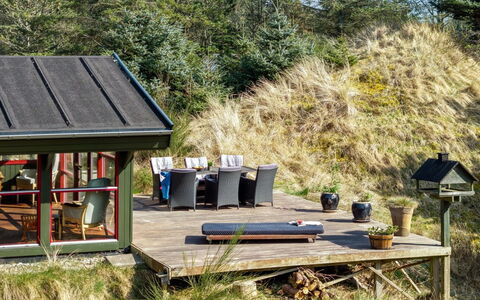 Nimrod - 800M from the Sea: Hütte, Dach, Ländliches Gebiet, Gartenmöbel, Gartenbauten, Garten, Tisch Im Freien, Schuppen, Hartholz, Outdoor Struktur