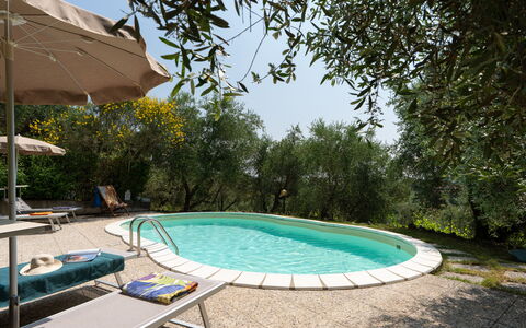 Casa Livia: Schwimmbad, Möbel, Gartenmöbel, Stuhl, Resort, Schatten, Tisch Im Freien, Hinterhof, Küche & Esszimmer Tisch, Eco Hotel