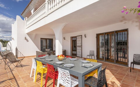 Hacienda Azahar: Gartenmöbel, Garten, Tisch Im Freien, Stuhl, Schatten, Landscaping, Hinterhof, Garten, Eco Hotel, Küche & Esszimmer Tisch