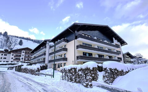 Saalbach-Hinterglemm 105: Balkon, Hotel