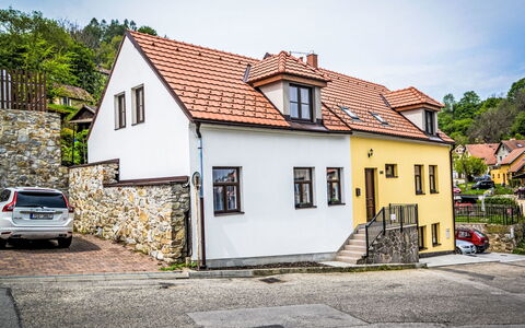 Cesky Krumlov 102: Gebäude, Wand, Fenster, Haus, Zuhause, Dach, Die Architektur, Wohngebiet, Fassade, Hütte