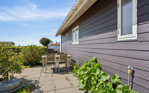 Hira - 200M from the Sea: Dach, Haus, Zuhause, Hütte, Tür, Abstellgleis, Deck, Veranda, Planke, Hartholz