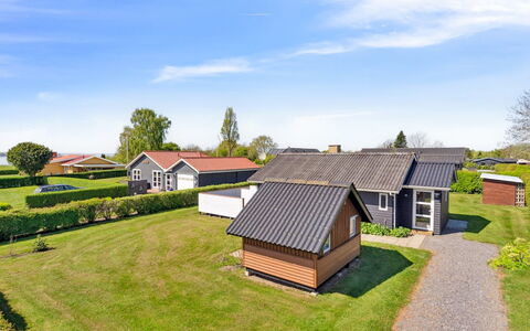 Hira - 200M from the Sea: Dach, Haus, Zuhause, Hütte, Tür, Abstellgleis, Deck, Veranda, Planke, Hartholz