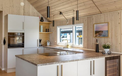 Tilje - 80M from the Sea: Küche, Flooring, Interior Design, Countertop, Holz, Decke, Möbel, Küchengerät, Fussboden, Light Fixture