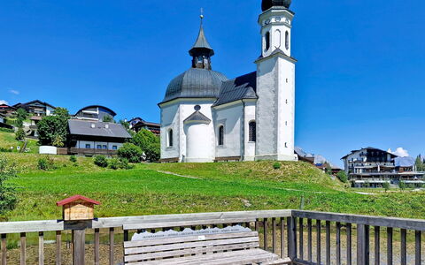 Bergnest: Landschaft, Ländliches Gebiet, Steigung, Kapelle, Dorf, Kloster, Kirchturm, Alpen