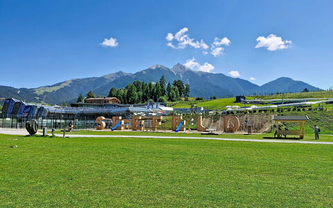Bergnest: Bergforms, Berg, Hügel, Landschaft, Hochland, Öffentlicher Raum, Gebirge, Wiese, Bergstation, Pole