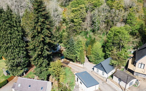 Wayside Loft: Baum, Wohngebiet, Landschaft, Dach, Zuhause, Luftaufnahmen, Menschliche Siedlung, Ländliches Gebiet, Hütte, Vorort