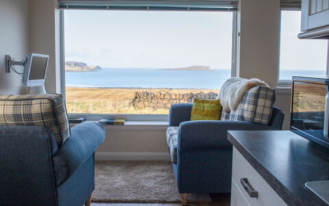 Solas Alainn Chalet: Wohngebiet, Zuhause, Estate, Balkon, Zaun, Villa