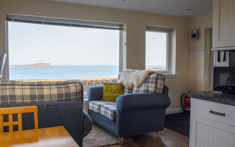 Solas Alainn Chalet: Wohngebiet, Zuhause, Estate, Balkon, Zaun, Villa