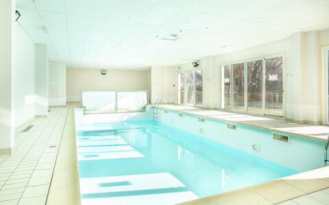 Les Fermes de Saint Sorlin: Flooring, Fussboden, Schwimmbad, Interior Design, Decke, Resort, Hotel, Design, Freizeitzentrum