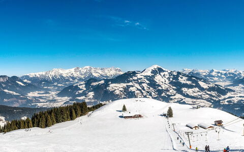 Wildschönau 714: Himmel, Bergforms, Schnee, Berg, Winter, Gebirge, Hügel, Glazialmorphologie, Terrain, Bergstation