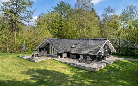 Gojko - 30Km from the Sea: Dach, Haus, Zuhause, Hütte, Tür, Abstellgleis, Deck, Veranda, Planke, Hartholz