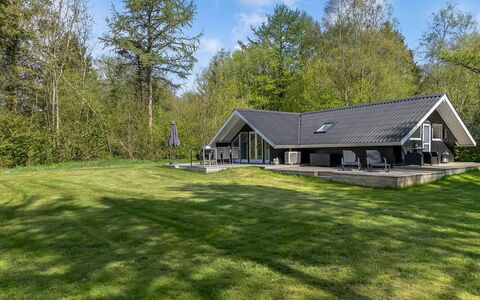 Gojko - 30Km from the Sea: Dach, Haus, Zuhause, Hütte, Tür, Abstellgleis, Deck, Veranda, Planke, Hartholz