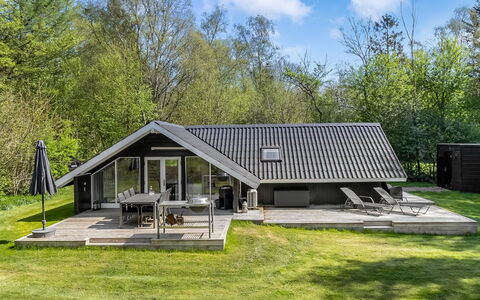 Gojko - 30Km from the Sea: Dach, Haus, Zuhause, Hütte, Tür, Abstellgleis, Deck, Veranda, Planke, Hartholz