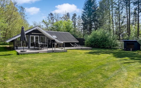 Gojko - 30Km from the Sea: Dach, Haus, Zuhause, Hütte, Tür, Abstellgleis, Deck, Veranda, Planke, Hartholz