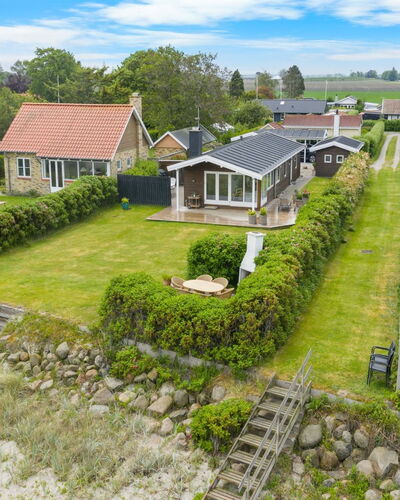 Dimo - 20M from the Sea