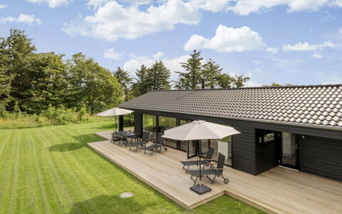Faidra - 1.1Km from the Sea: Estate, Schatten, Auffahrt, Bauernhaus